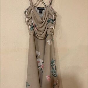 Streetwear Society Beige Floral Midi Dress